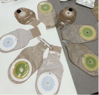 Bon prix 1 pièce Type de colostomie Sac de stomie réutilisable 60 mm Fermeture différente Sac de stomie en ligne