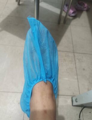 Bon prix Couvre-chaussures jetables non tissés de qualité hospitalière avec bande antidérapante en ligne