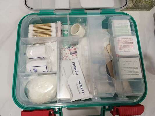 Bon prix 326-pièce kit de premiers soins ANSI/ISEA Z308.1-2015 classe A/B FDA enregistré en ligne