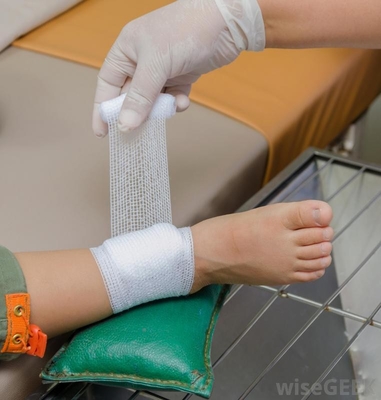 Bon prix Rouleau de gaze médicale 100% coton Ruloir de gaze et de pansement ISO homologué stérile en ligne